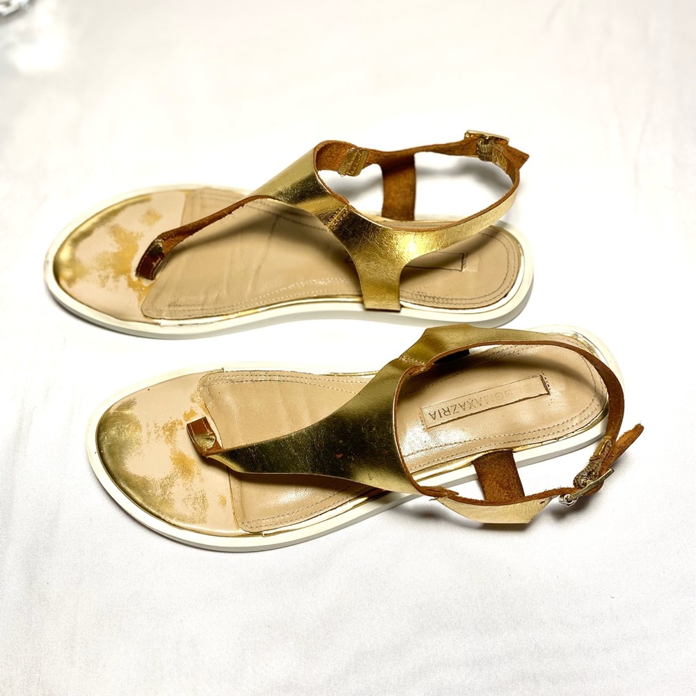 BCBGMAXAZRIA Leather Gold Sandals made in Italy